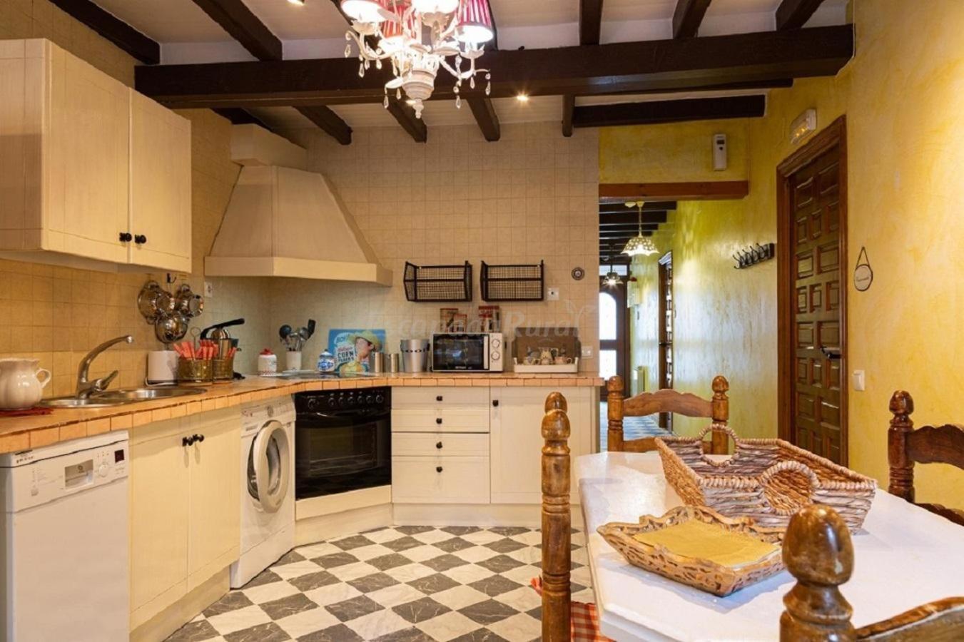 Beautiful Alamedas - Una Casa Rural Con Una Historia Unica Castronuno Exterior foto